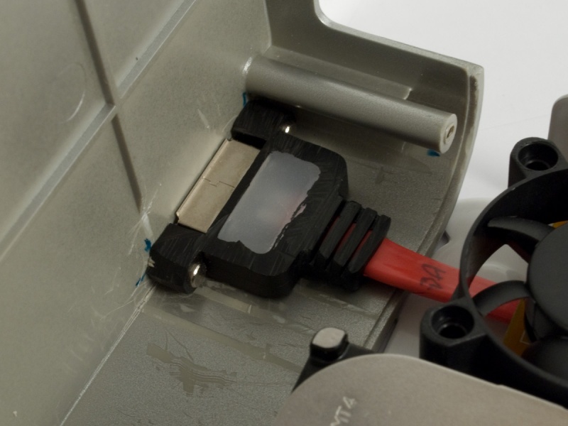 File:Mac mini exthdd sata connector fastened inside.jpg