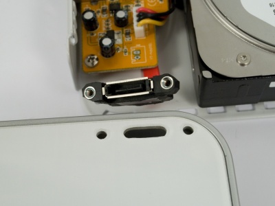 Mac mini exthdd case holes align connector.jpg